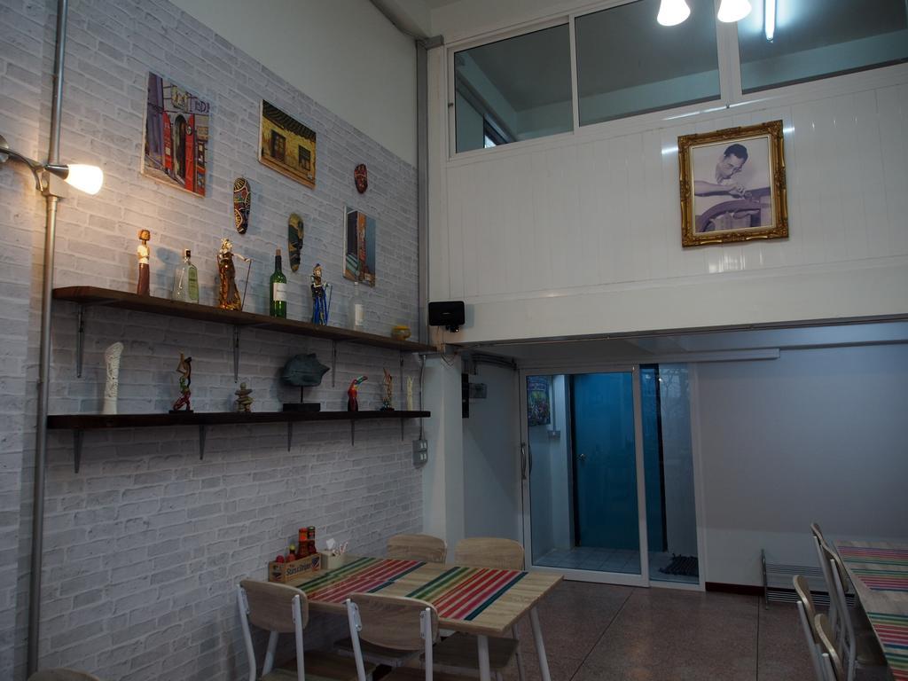 Sriyanar Place Бангкок Экстерьер фото